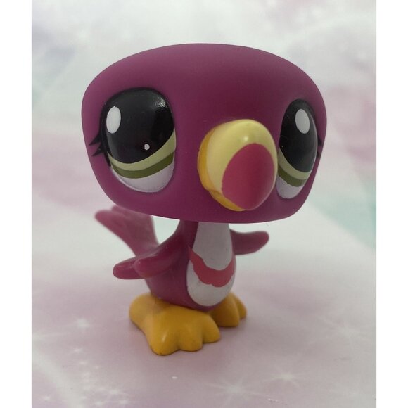 Authentic Littlest Pet Shop # 2527 Magenta White Toucan Green Eyes European - Picture 2 of 3